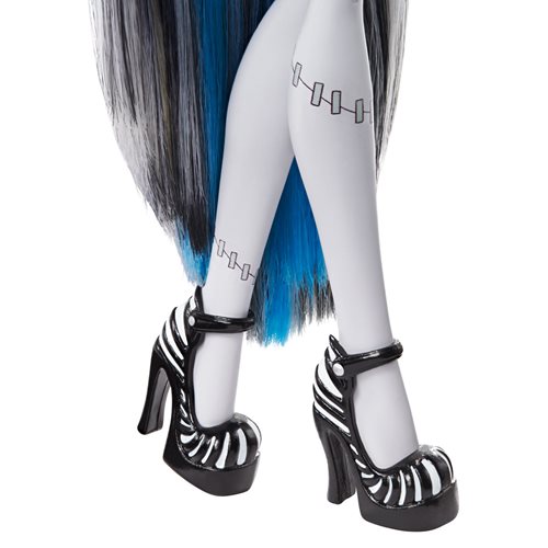 Monster High Reel Drama Frankie Stein Collector Doll Dolls - Toys - New - CaveGamers - Image 4