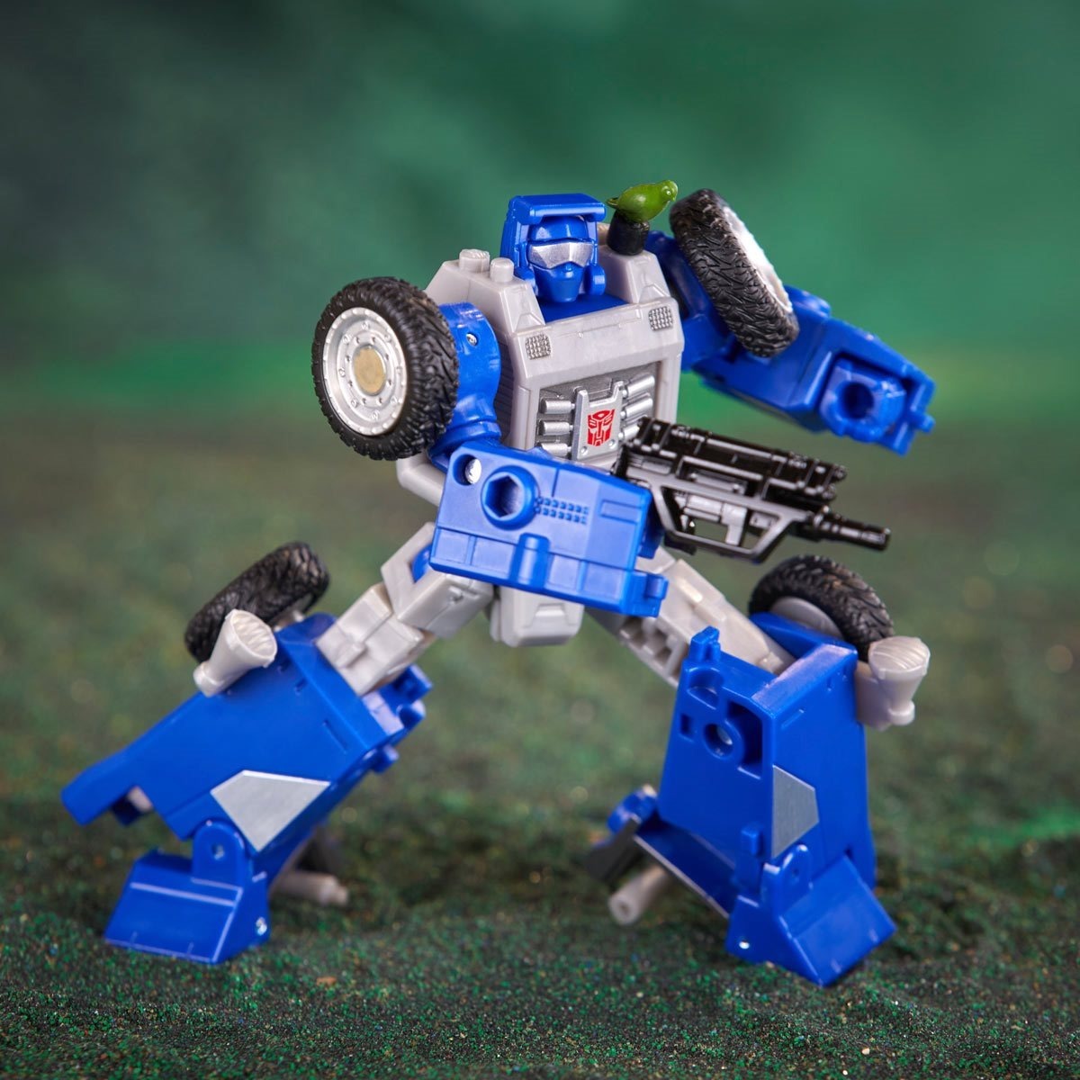 Transformers Generations Legacy Evolution Deluxe Beachcomber Action Figures - Toys - New - CaveGamers - Image 8