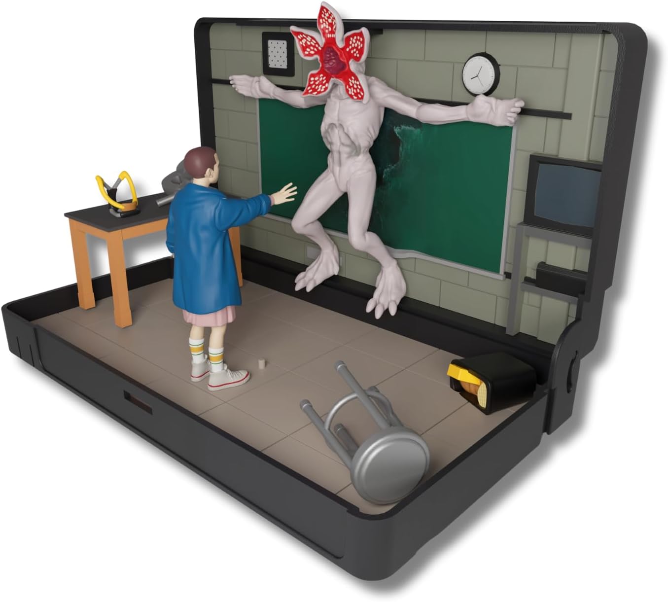 VHS Stars Stranger Things Eleven vs. Demogorgon Diorama Playset - Toys - New - CaveGamers - Image 3